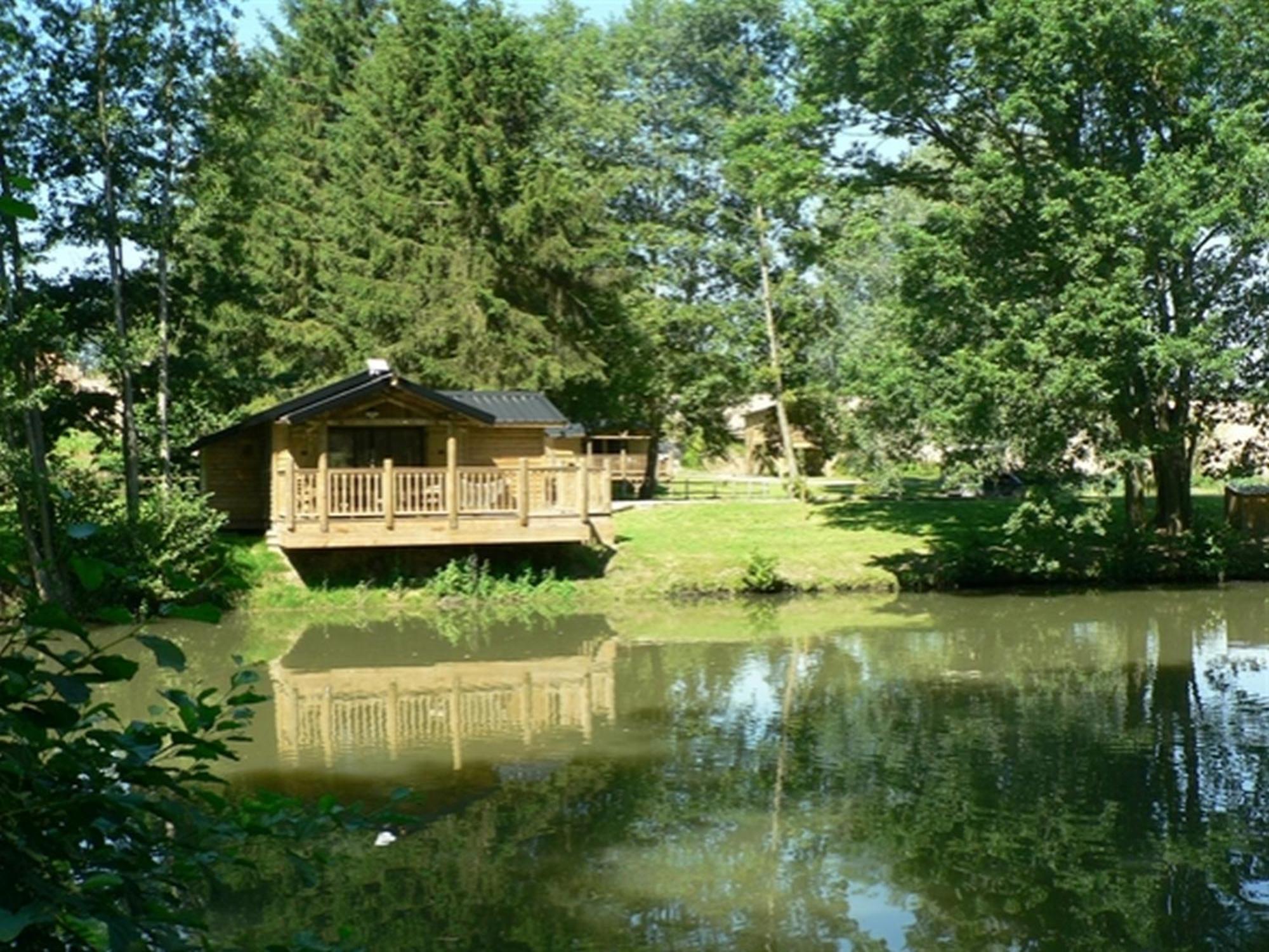 Etangs Du Moulin Hotel Suzy Exterior foto